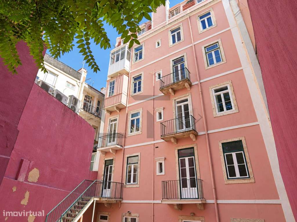 Apartamento T3+1 com Pátio Privado a 2 passos da Av. da LIberdade p...-16