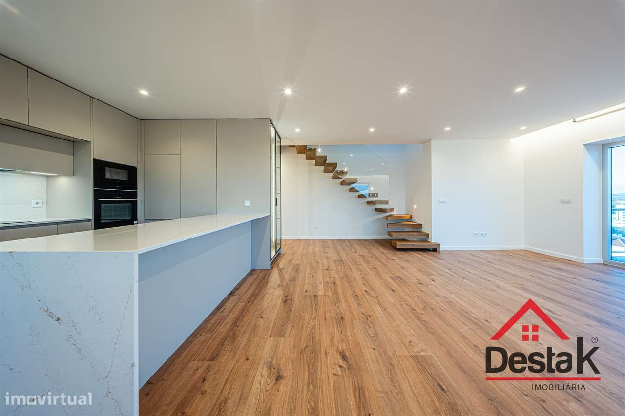 Apartamento T4 Duplex  junto ao Palácio do Gelo - Grande imagem: 5/37