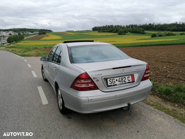 Mercedes-Benz C - 8