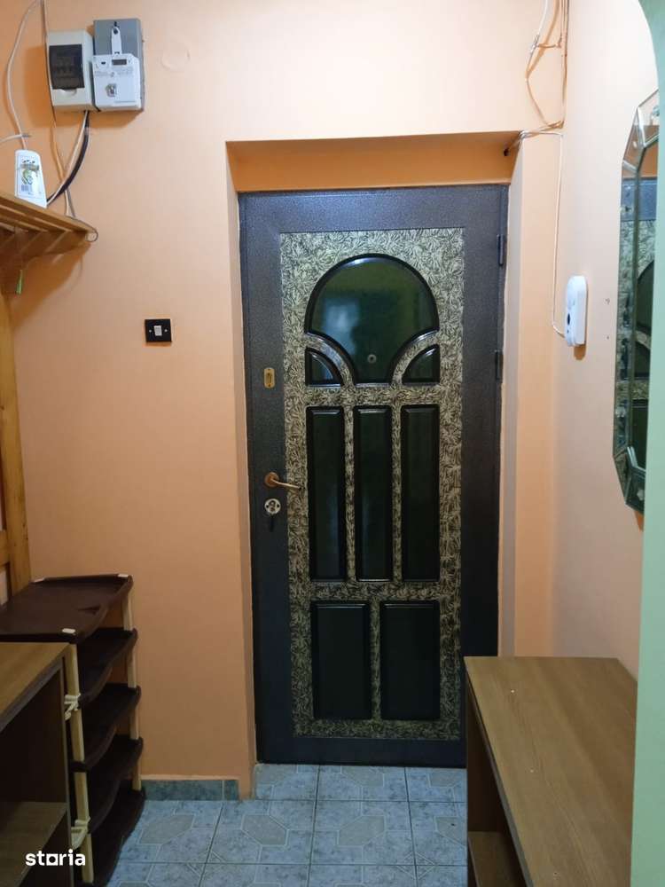 Vând apartament 2 camere, Mănăștur , decomandat, etaj 1-4