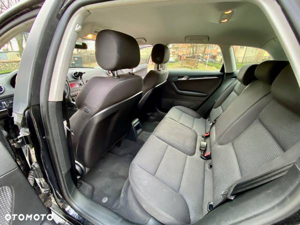 Audi A3 2.0 TDI Sportback DPF Ambiente - 6