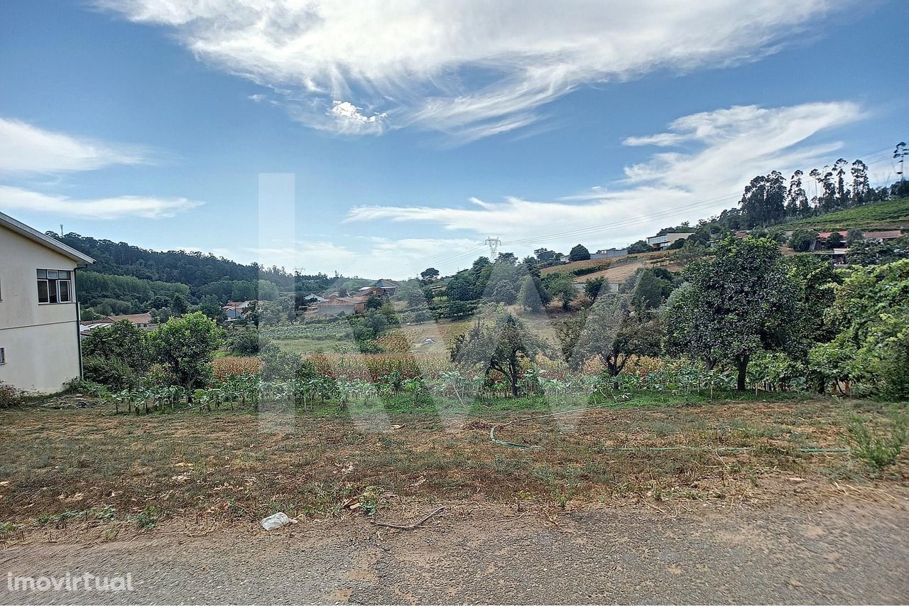 Moradia T2 térrea |Para Recuperar| Salgueiral - São João de Loure