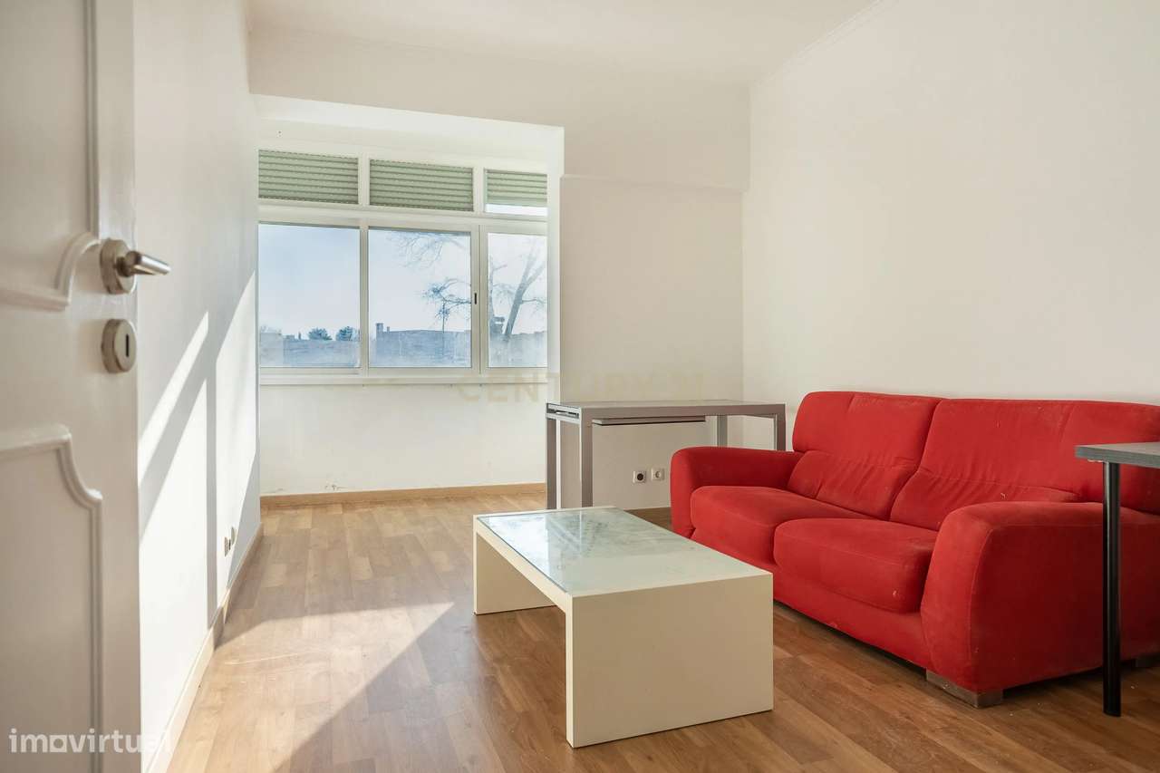 APARTAMENTO | 2 Quartos | 1 Casa de Banho | Renovado | Arrecadação | �-58