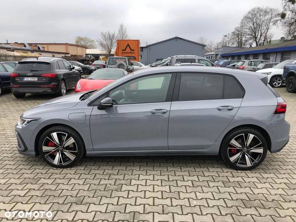 Volkswagen Golf - 8