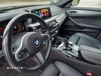 BMW Seria 5 M550i xDrive sport - 8