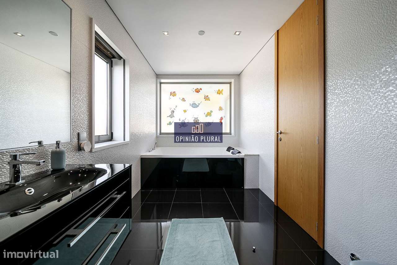 Moradia T4 de Luxo com Piscina  Arcozelo Vila Nova de Gaia-25