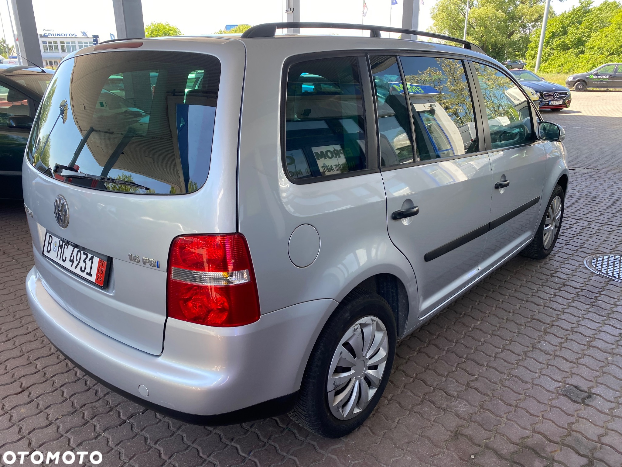 Volkswagen Touran - 11