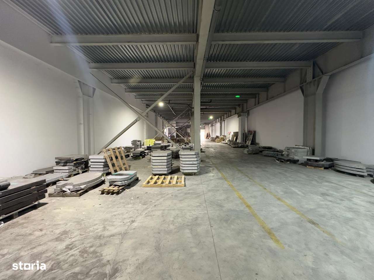 Hala/ showroom 745mp, 400mp+ platforma, zona Piatra Chis - Imagine principală: 2/11
