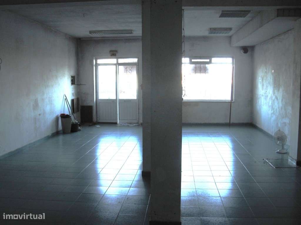 Loja Espaçosa 75 m2 - Inserida em zona urbana. - Grande imagem: 4/10