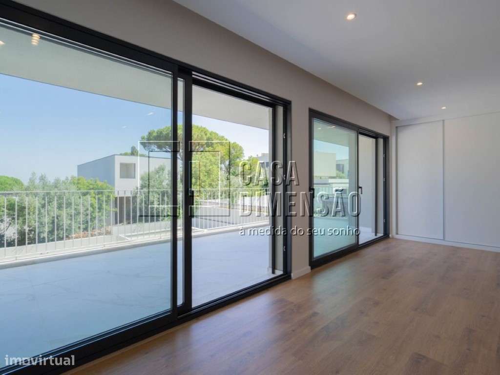 Moradia de Arquitectura Moderna de tipologia T3+1 em Oeiras com Pis...-30