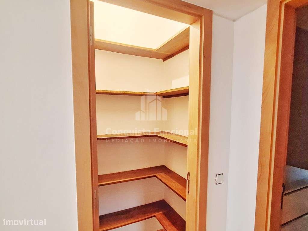 Moradia T4+2 | Valbom| Terraço e Churrasqueira-15