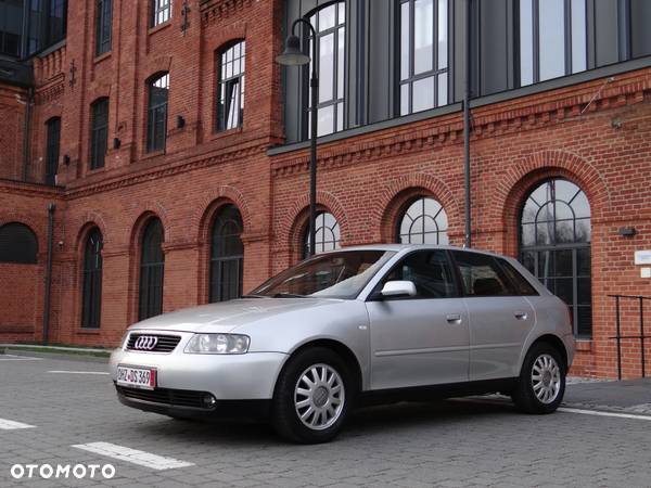 Audi A3 1.6 Sportback Ambiente - 9