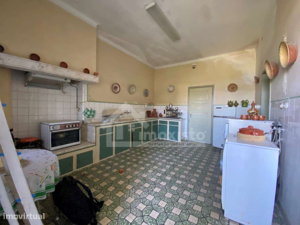 Quinta Senhorial com terreno de cultivo em Figueiró dos Vinhos - Grande imagem: 4/35