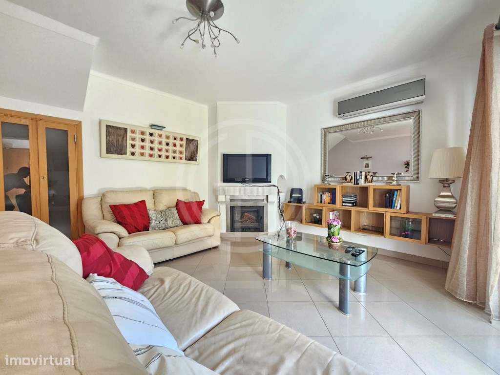 Moradia T3 com piscina e jardim comuns na Marina de Vilamoura-4