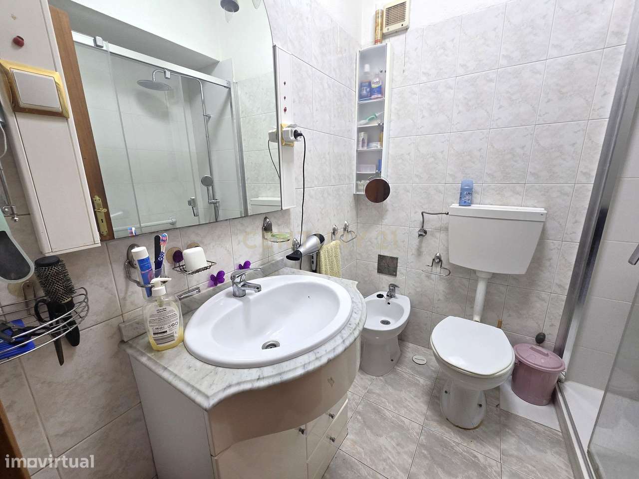 Apartamento T3 com varandas e arrecadação-15