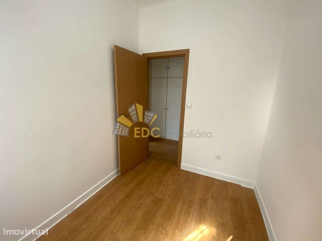 Apartamento T4 com Grande Potencial e Ótima Localização | Localizad...-18