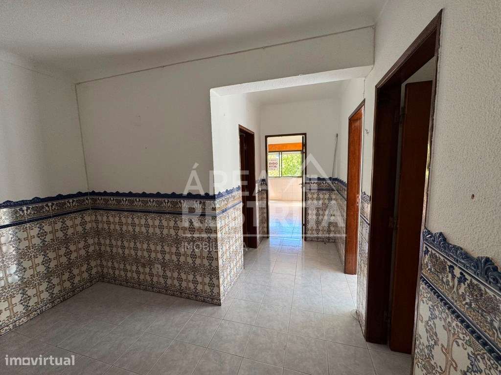 Apartamento T2 no Estádio da Medideira, Amora-10