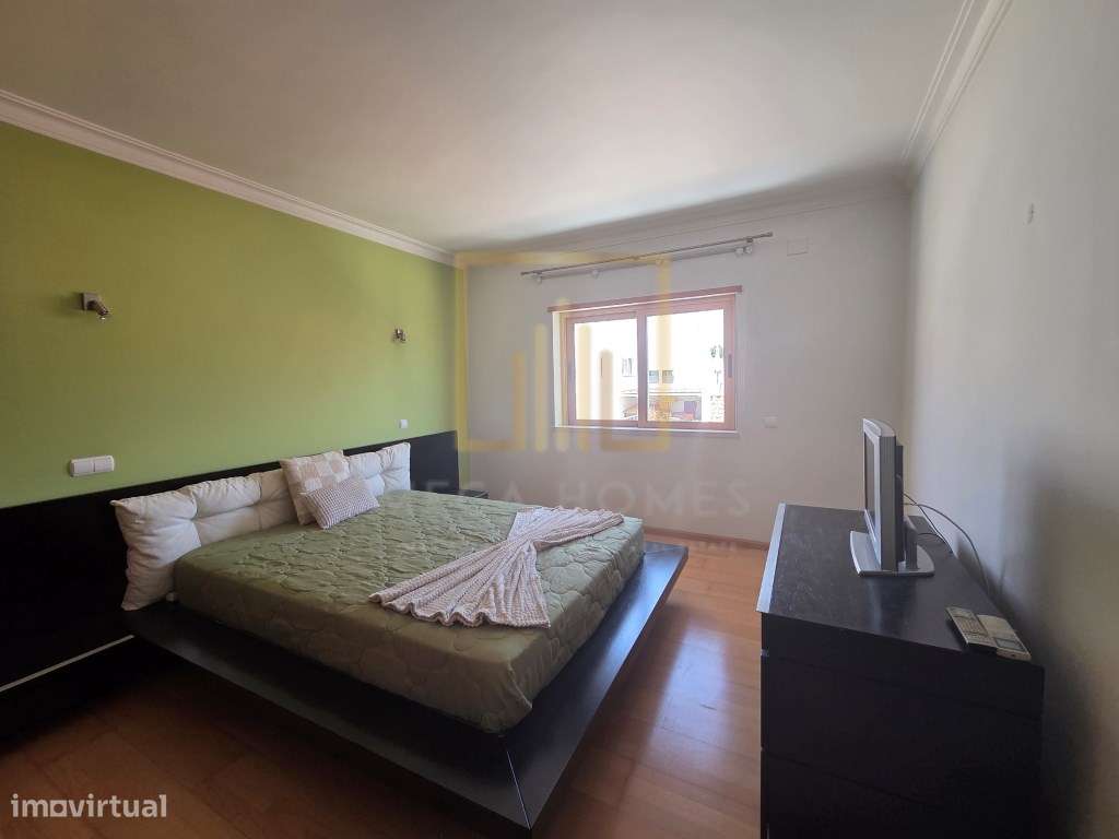 Moradia T5 com piscina + Apartamento T3, em centro de Lagoa (Algarve)-33