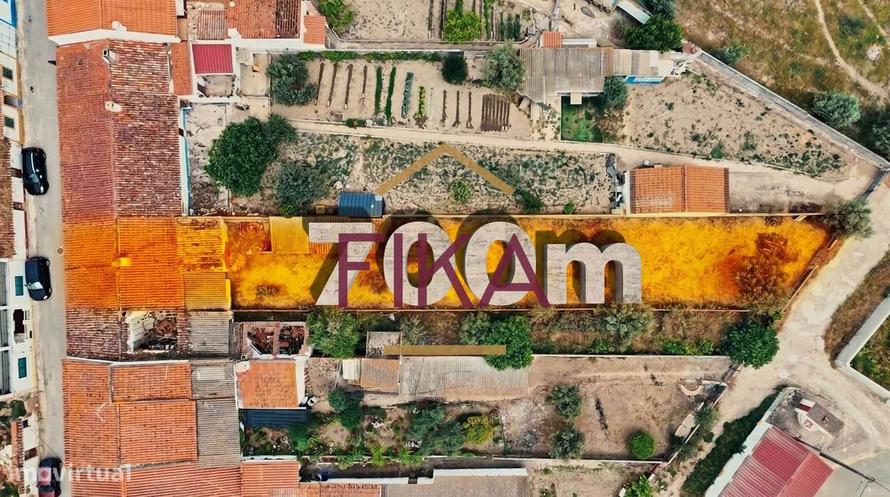 Moradia T3 para recuperação total com 679m2 de terreno-32