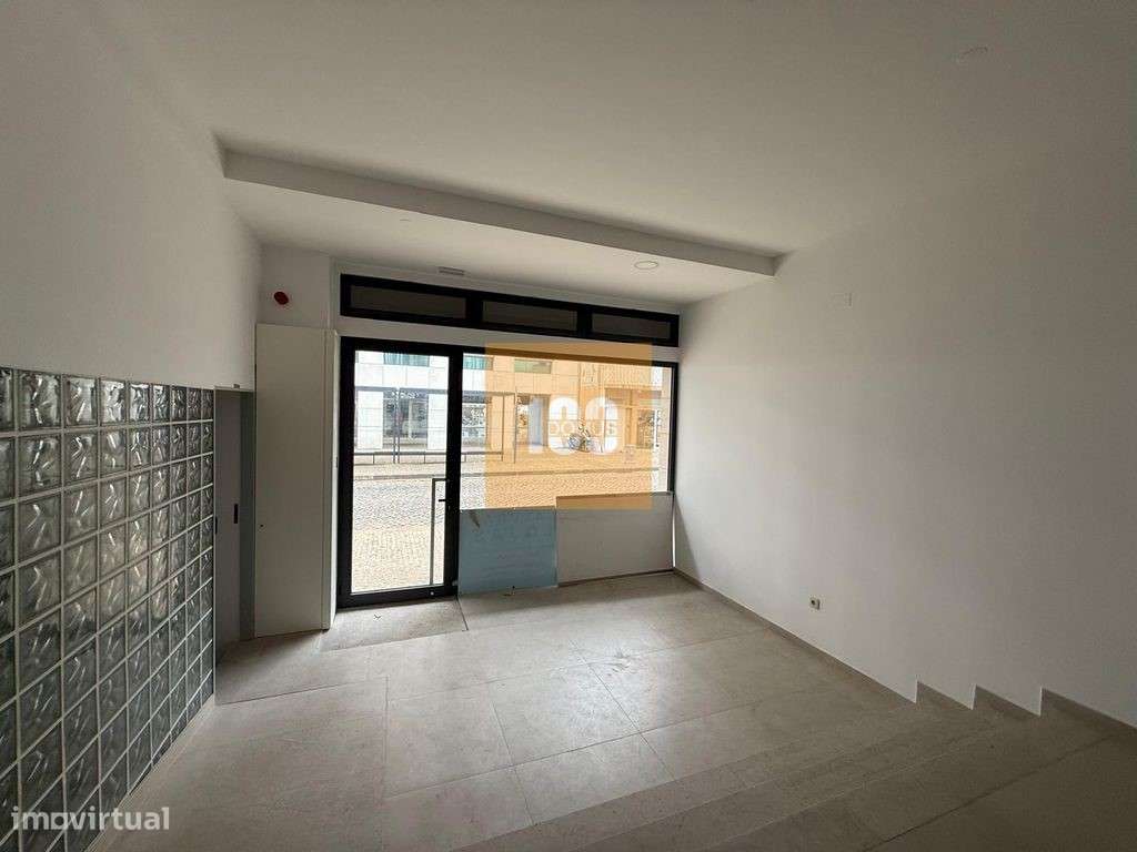 Loja nova no centro da Maia - Grande imagem: 2/25