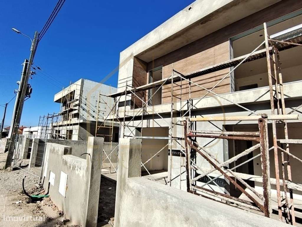 ESPETACULAR Moradia isolada T4 com Garagem e Piscina. Azeitão - Grande imagem: 3/22