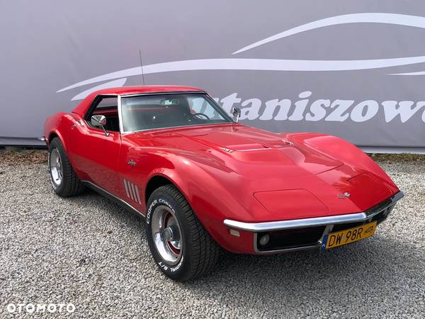 Chevrolet Corvette - 23