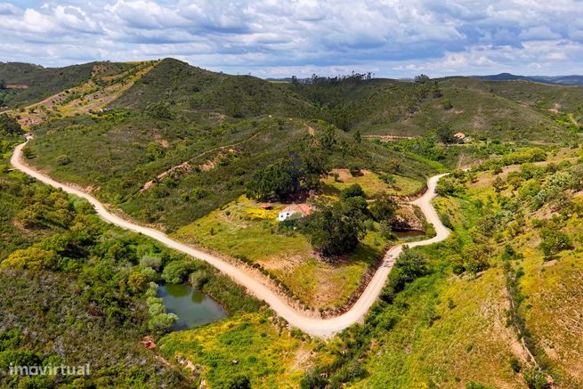 Charmosa Quinta com 4 Hectares à venda na idílica Salto - São Bartolom-33