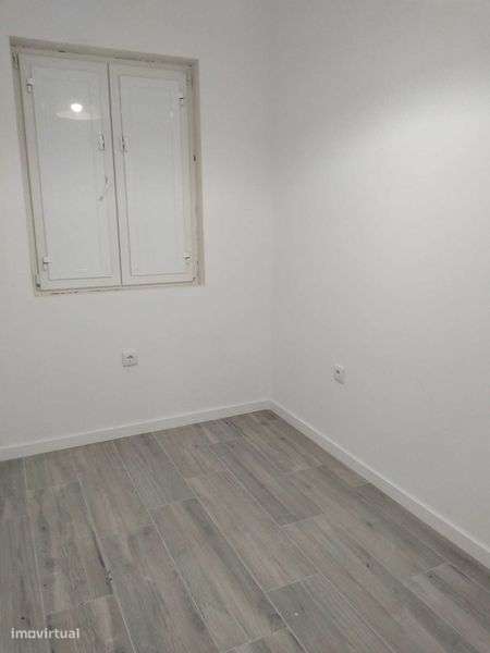 Arrenda-se T2 Renovado no Centro de Palmela – Oportunidade Única! - Grande imagem: 5/6