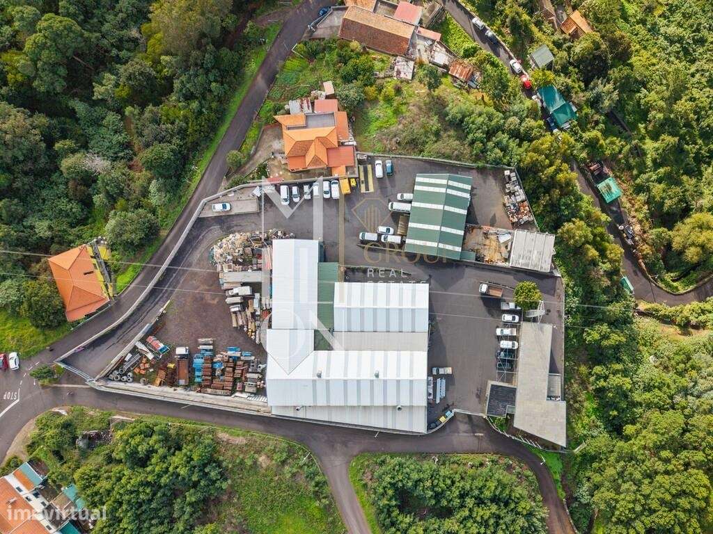 Oportunidade de Investimento Industrial - lote 7.290 m2 com 1.595 m2 d-1