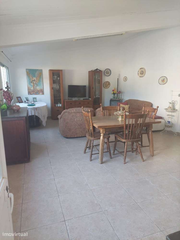 Moradia T2+1 com piscina em Salvaterra De Magos.-22