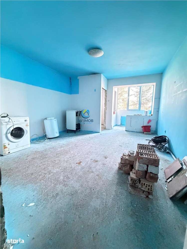 Vanzare garsoniera, zonaTractorul, etajul 1, insorita-12