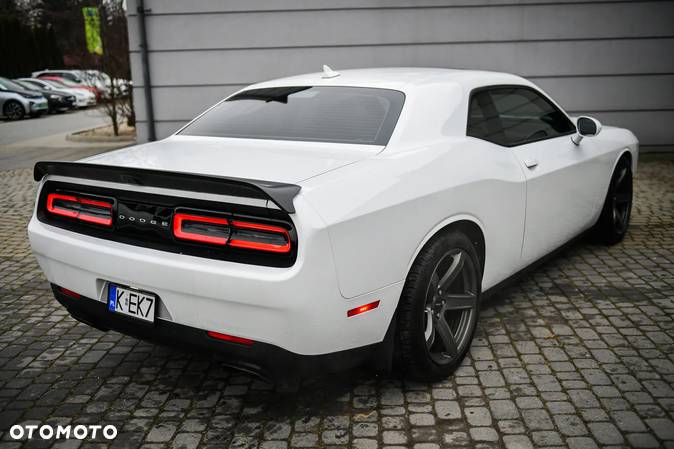 Dodge Challenger 6.2 Hellcat - 18