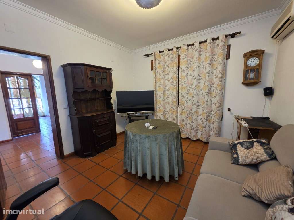 Moradia T5 com Garagem e Jardim | Centro de Elvas-11