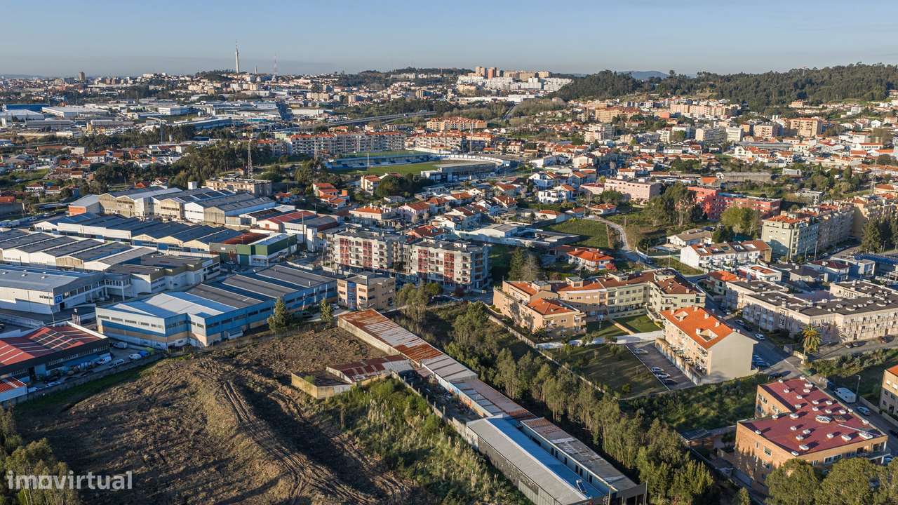 Loja versátil com excelente localização em Canelas - Vila Nova de Gaia - Grande imagem: 2/24
