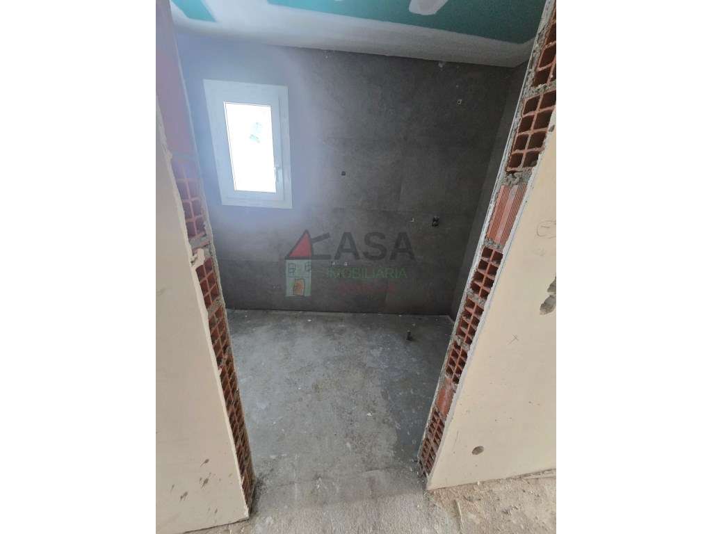 Apartamentos T2 e T3 em Caneças-13