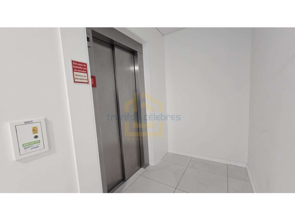 T2 semi novo com lugar de garagem em Condomínio Fechado - vila do c...-26