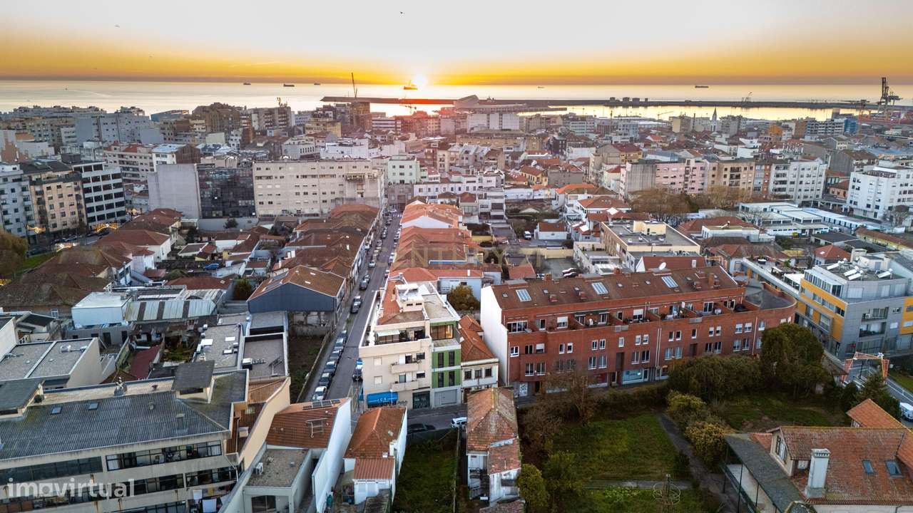 Luxuosa Moradia T4 em Matosinhos | elevador | 294,85m2-25