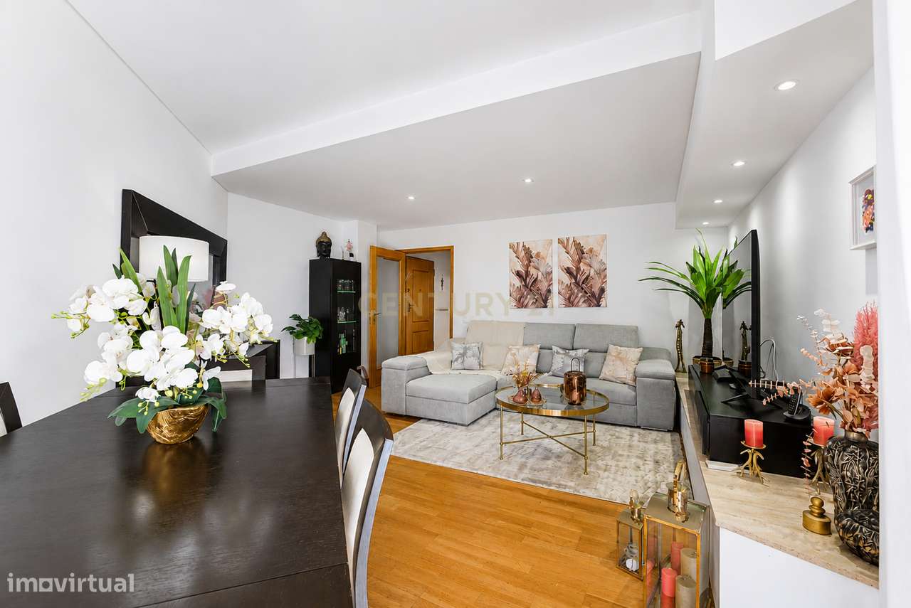 Penthouse T2 com Terraço e Vista Mar em Arcozelo-2