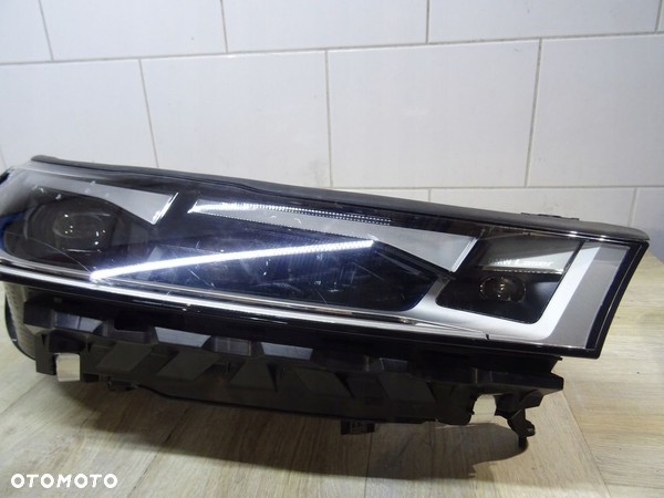 LAMPA PRZÓD PRZEDNIA PRAWA BMW IX IX20 M60 LASER 5a3cea2-04 - 2