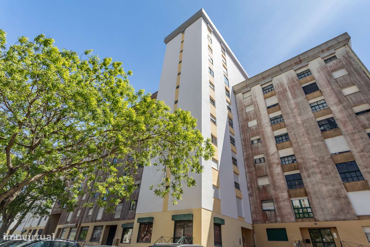 Apartamento T3, situado em Algueirão-24