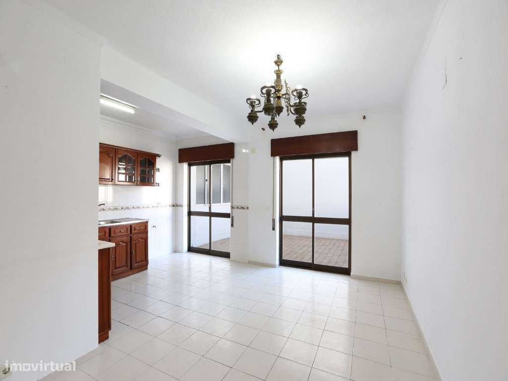 Apartamento T2 com terraço a dois passos da praia, no centro da Nazaré-3