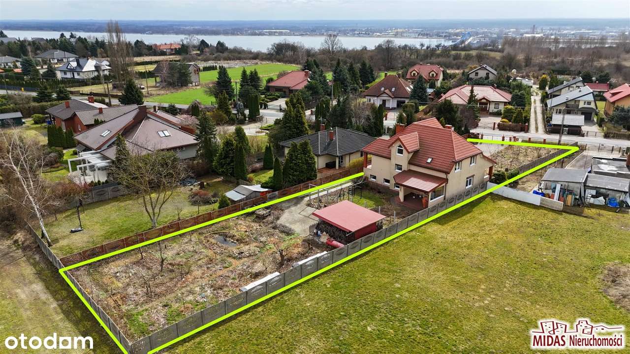 153m2, 6 pokoi, 2 tarasy, 2 garaże, 1400m2 działk