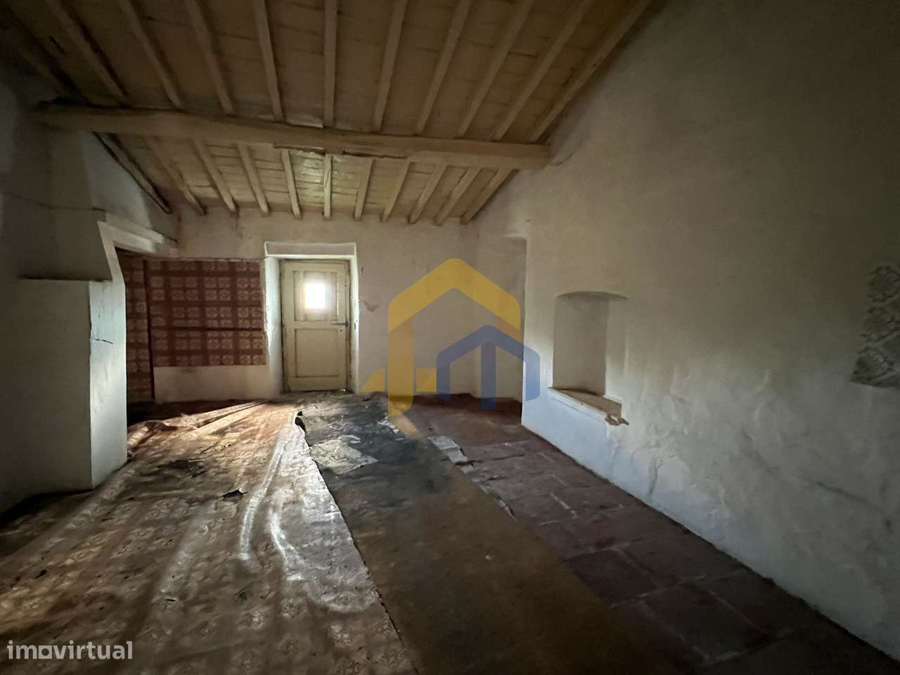 Prédio T5,  zona histórica de Estremoz, junto à Pousada Rainha Santa I-8