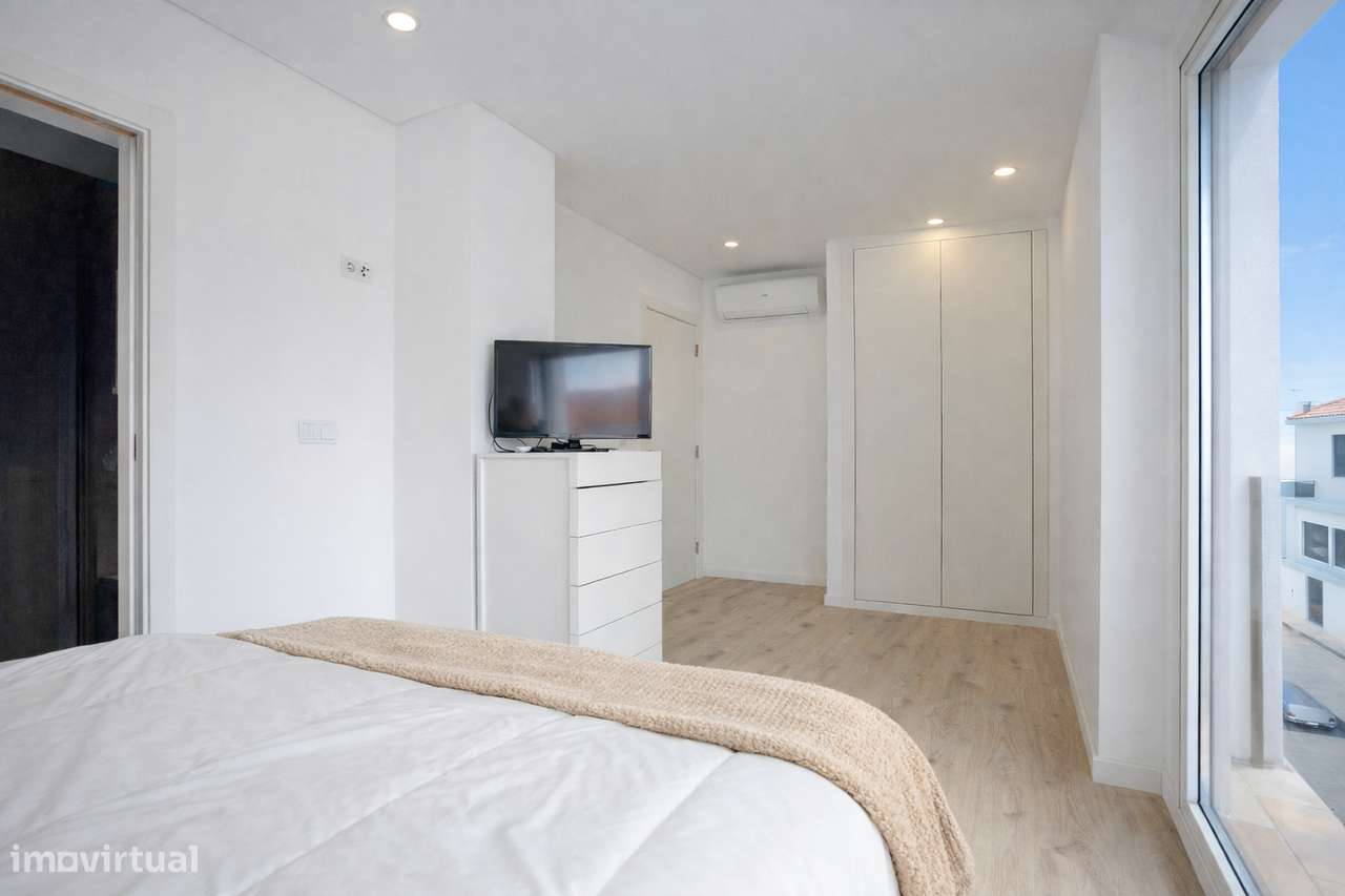 Moradia T4 Semi-Nova-7