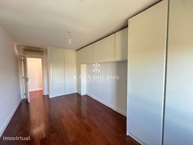 T6 para venda na Quinta Nova em Odivelas com 4 lugares de Parqueame...-13