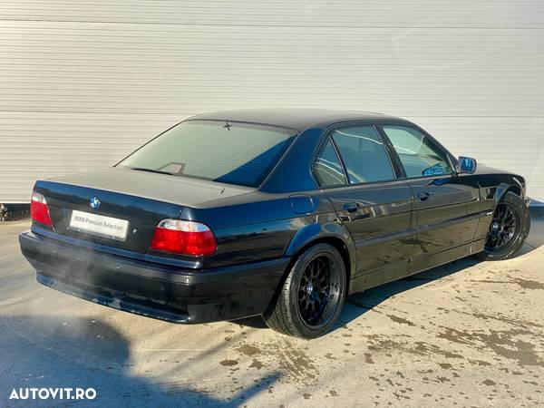 BMW Seria 7 750iLA - 4