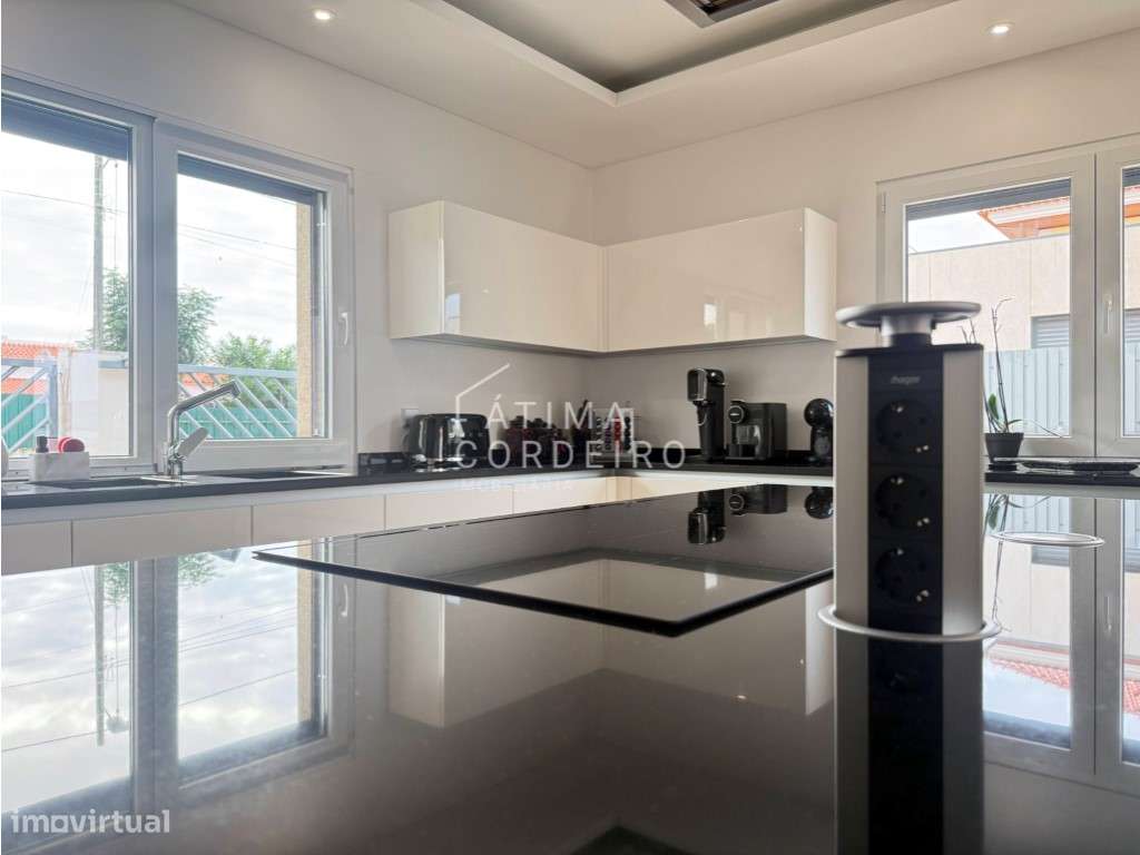 Fantástica Moradia T4+1 Quinta do Anjo/Auto Europa-27