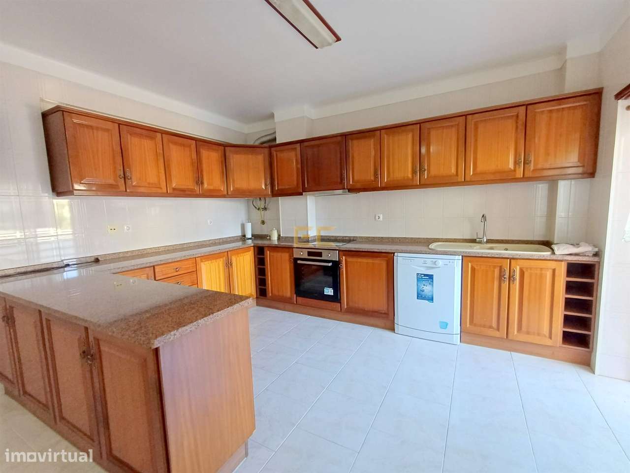 Apartamento T3 com Garagem e Vista Mar - Buarcos!-8