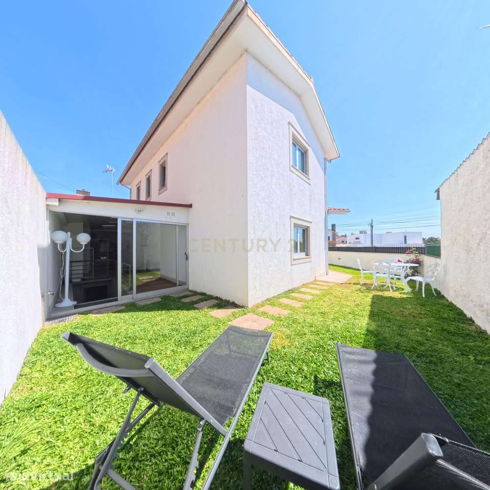 Moradia T4 em Esposende com Jardim e Garagem-29