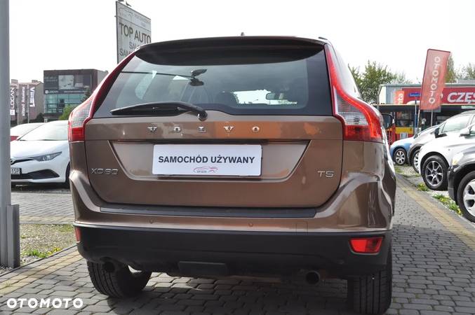 Volvo XC 60 T5 Momentum - 8